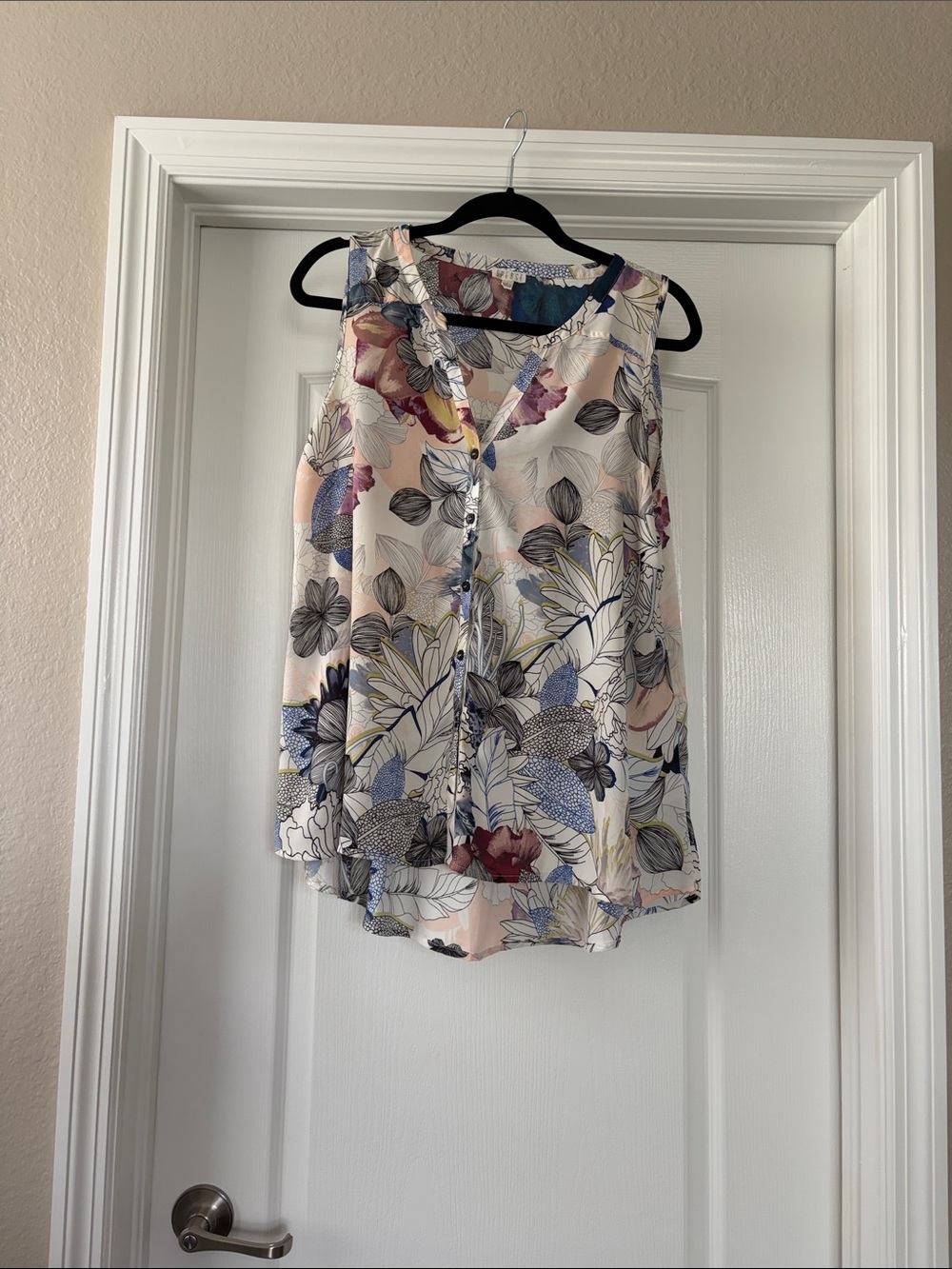Spense Cream Floral Sleeveless Button-Front Blouse